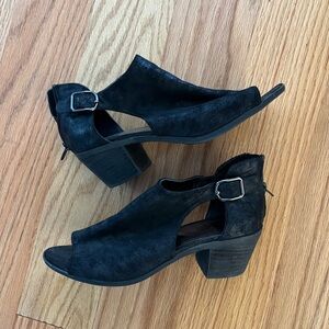 Carlos by Carlos Santana Black Suede Peep-Toe Block Heel Sandals